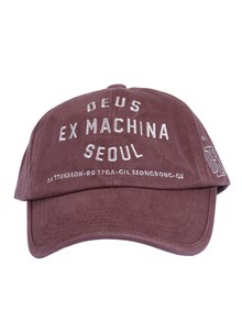 DEUS EX MACHINA Emblem College Address Cap