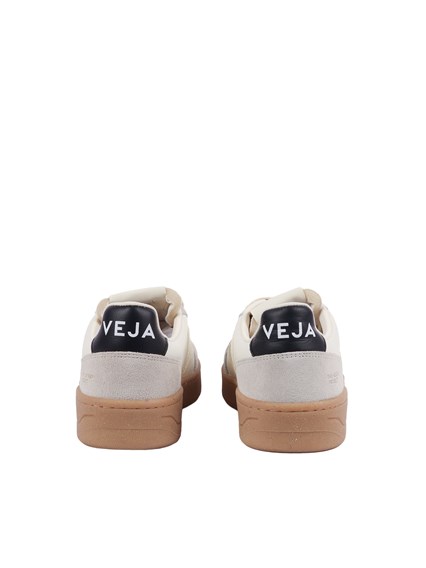 Veja V-82 LEATHER PURE_CALCAIRE_BLACK