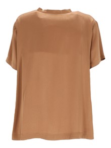 FABIANA FILIPPI TOP SCOLLO V MANICA CORTA IN ENVER SATIN LUCIDO CON TASCHINO COLOR VIMINI